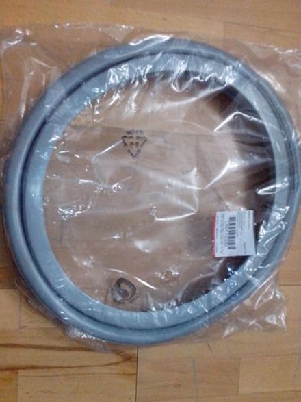 Манжета люка (уплотнитель двери) для стиральной машины Indesit (Индезит) / Ariston (Аристон) 110330 ОРИГИНАЛ, см.095328