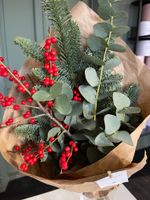 Букет из нобилиса и илекса