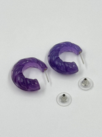 Серьги кольца из фиолетового пластика