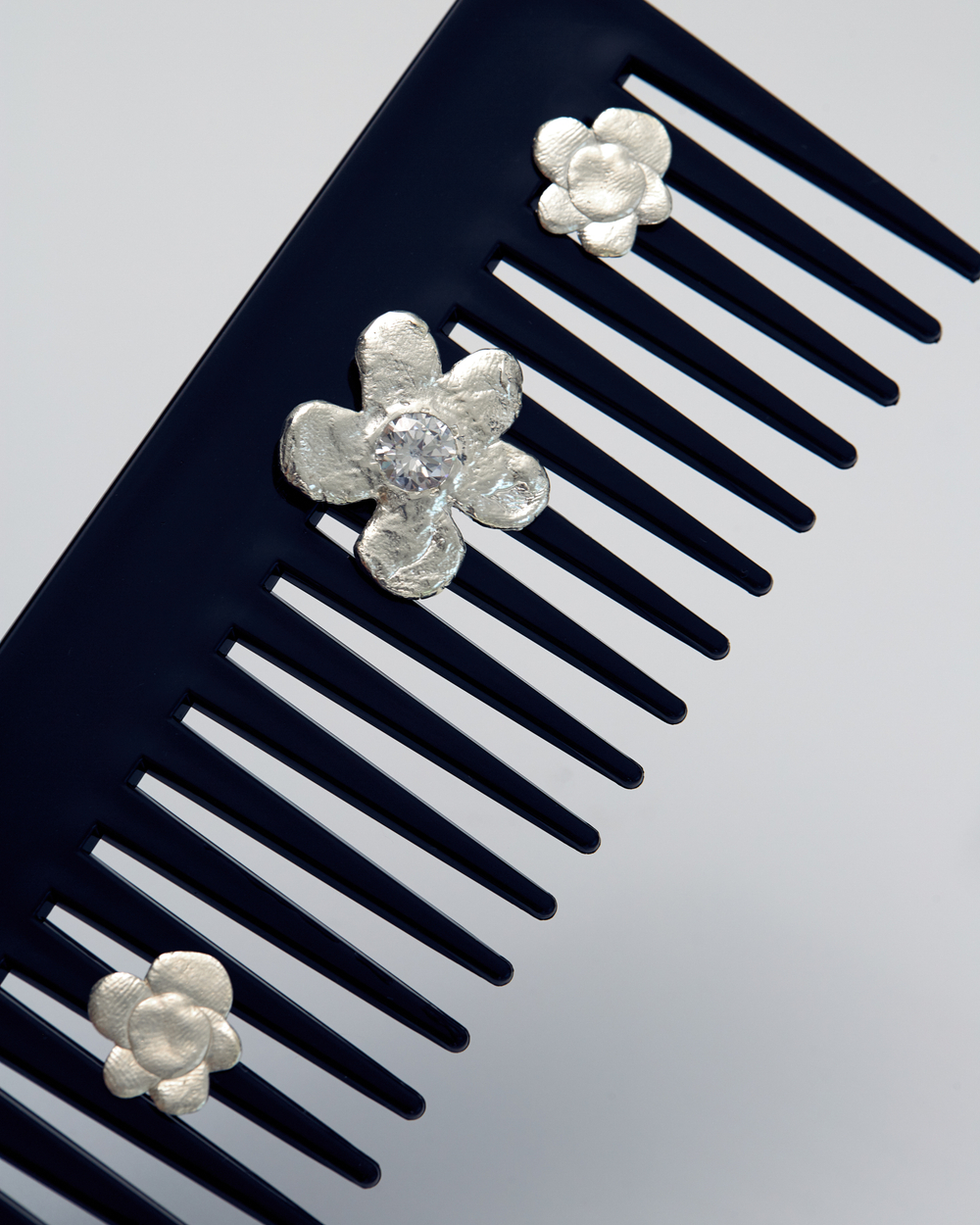 Gunga Серьги в виде больших цветов