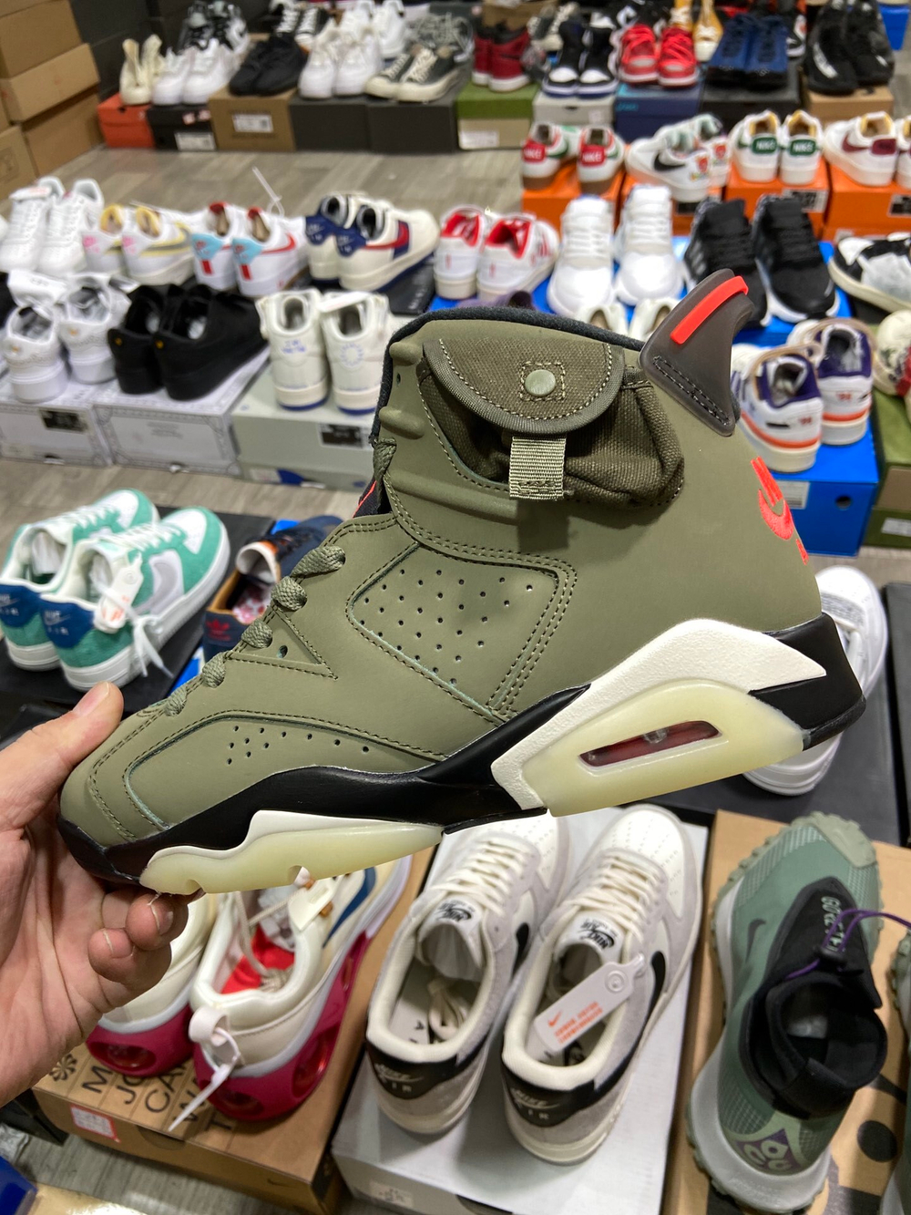 Купить в Москве кроссовки Nike Air Jordan 6