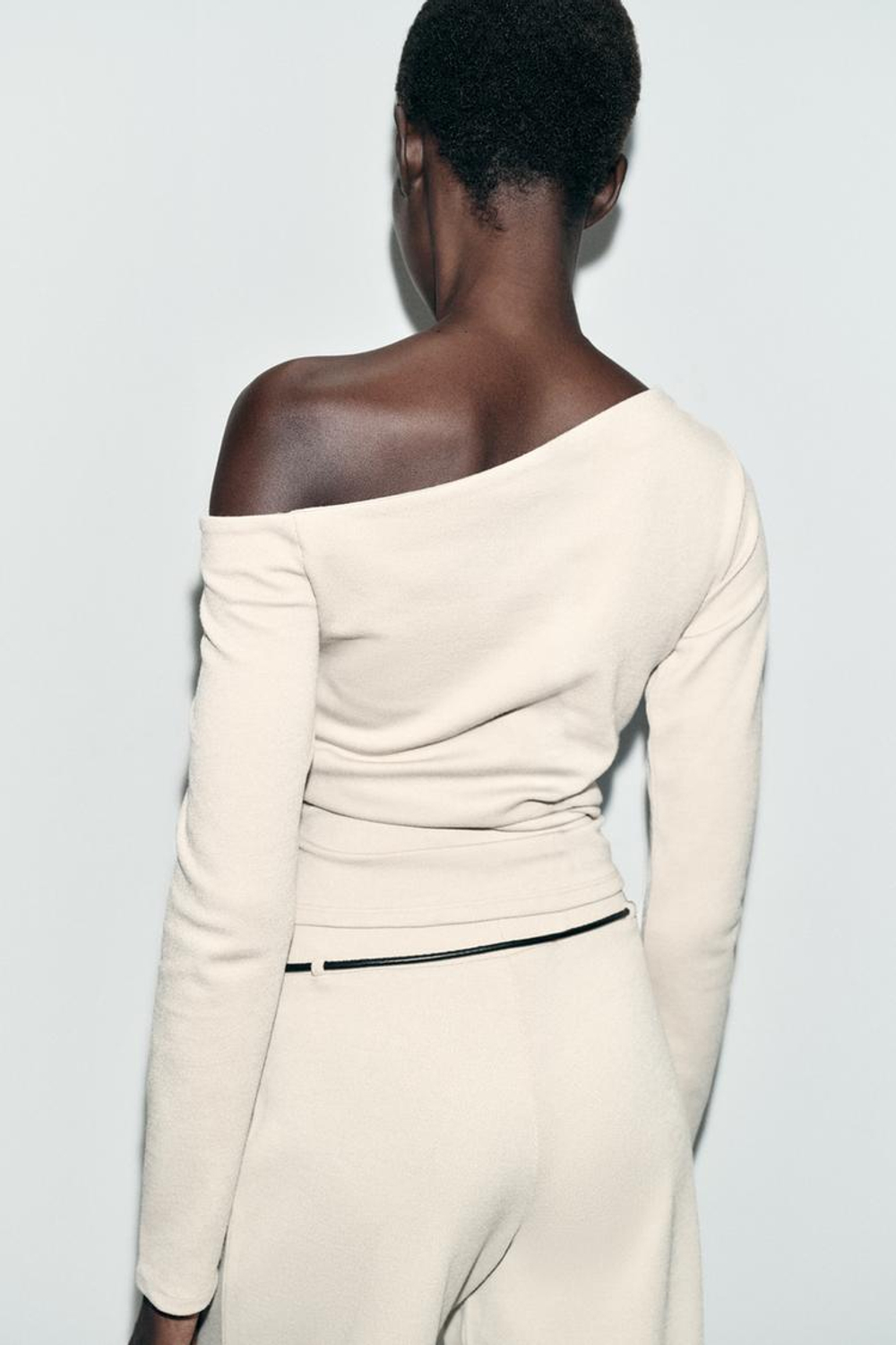 ZARA ТОП АСИММЕТРИЧНОГО КРОЯ ИЗ ТКАНИ ПИКЕ, ЭКРЮ