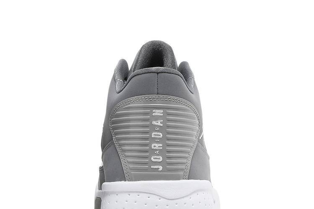 Кроссовки Jordan Max Aura 2