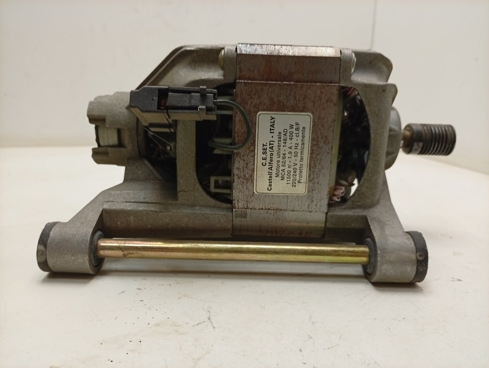 WDN2067WF кт37 Двигатель для стиральной машины Indesit 160075830 б/у