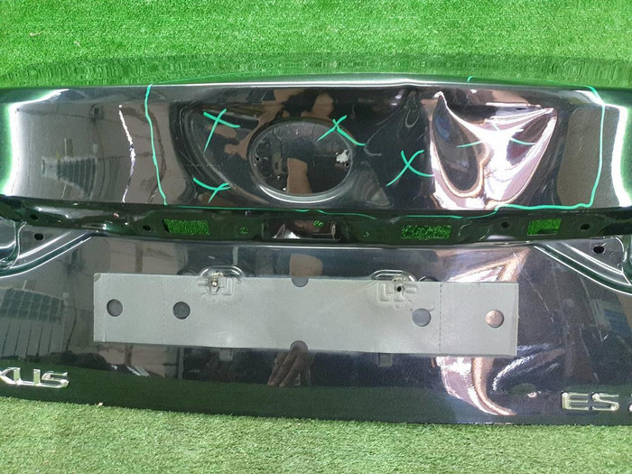 Крышка багажника Lexus ES 7 (2018-н.в.)