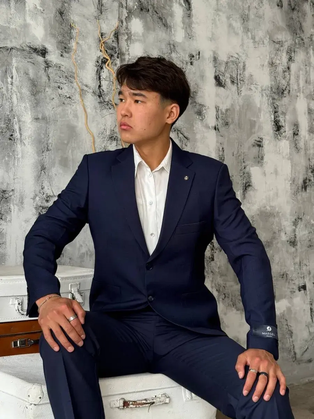 Пиджак мужской классический приталенный