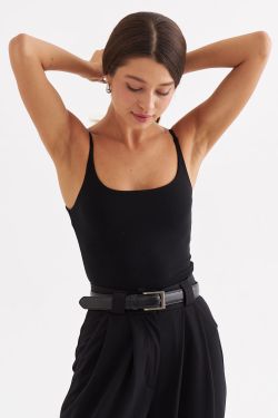 Майка на бретелях  из бамбука черного цвета