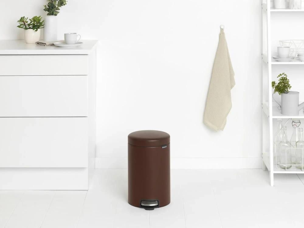 Brabantia NewIcon Контейнер для мусора 5л для миндаля