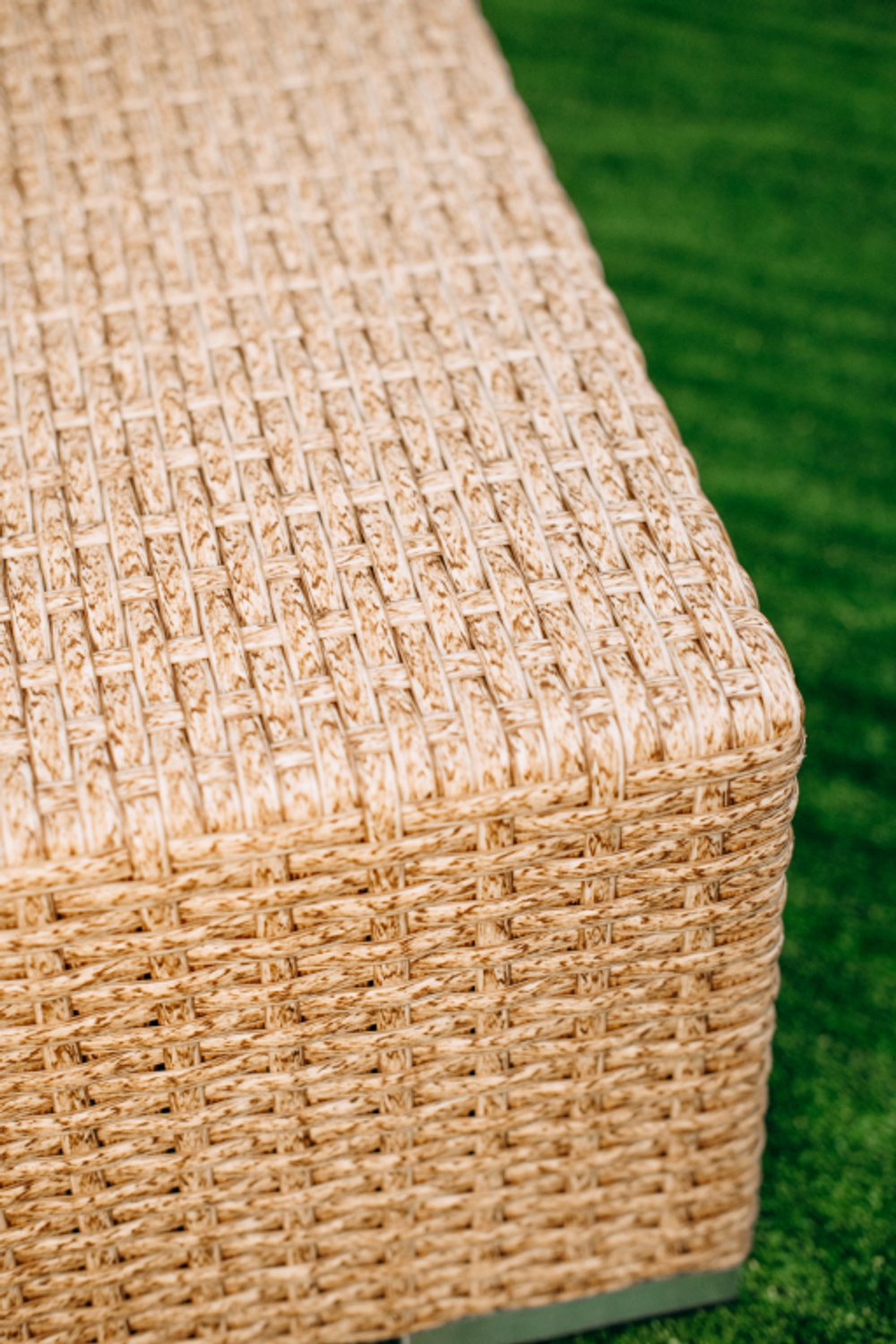 Столик плетеный журнальный Tama