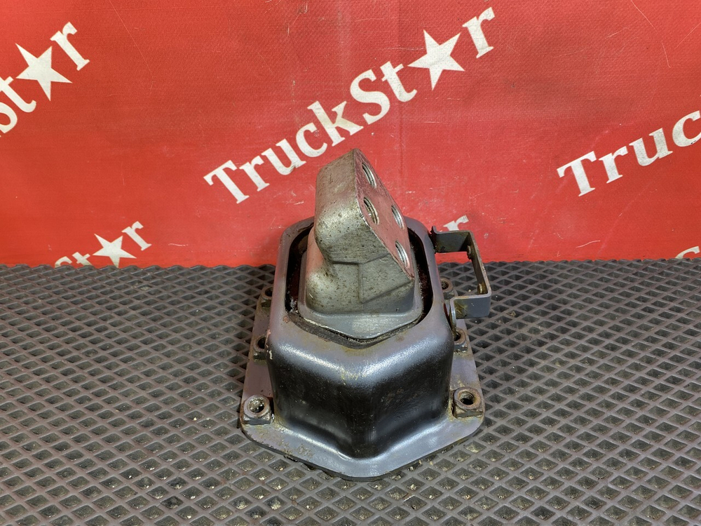 Подушка двигателя задняя