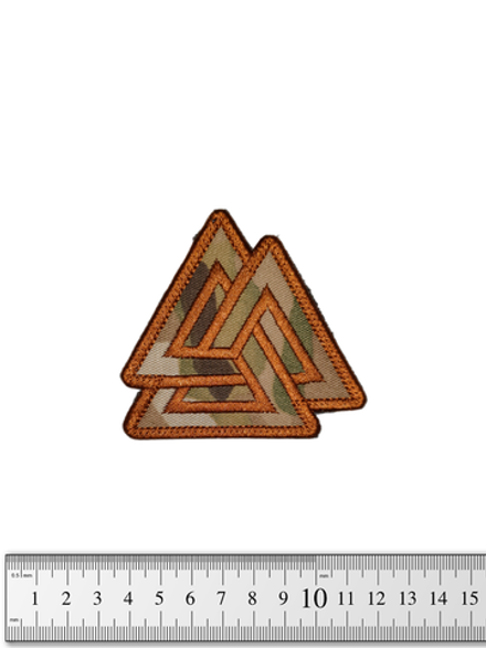 Шеврон Валькнут треугольники вышивка. Мультикам