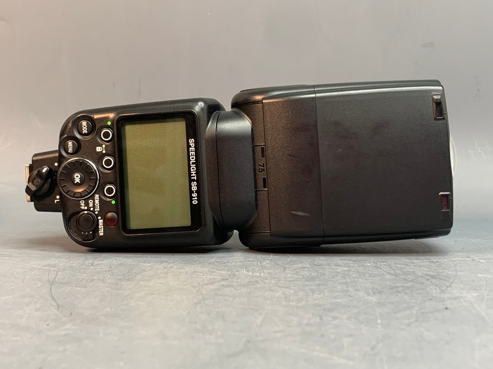 Nikon Speedlight SB-910