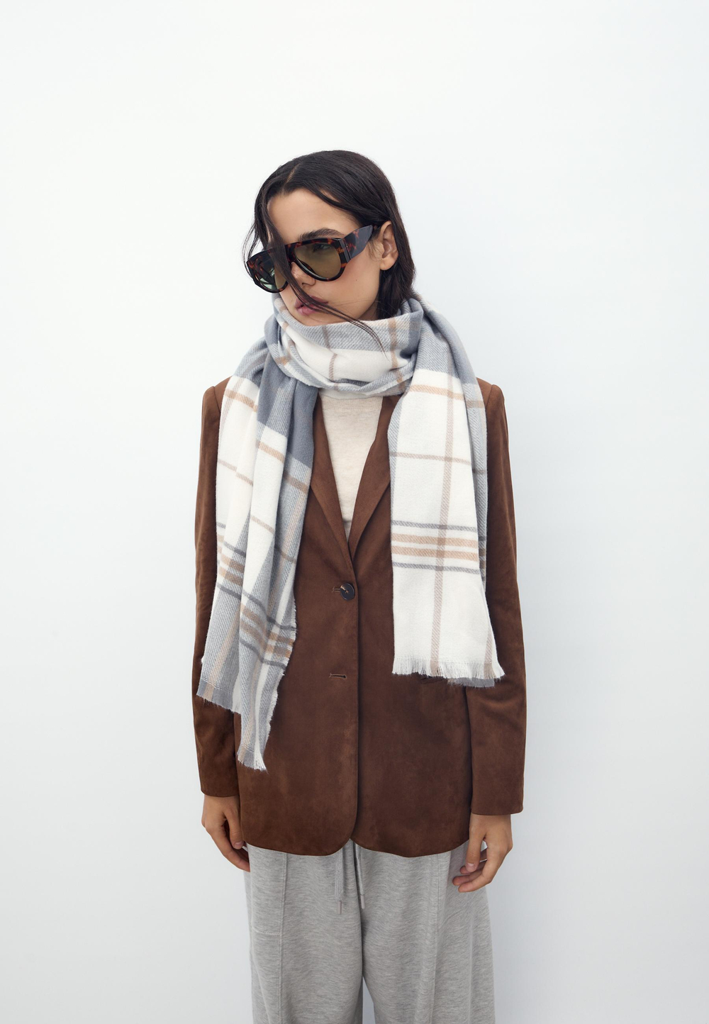 STRADIVARIUS Клетчатый шарф, серый