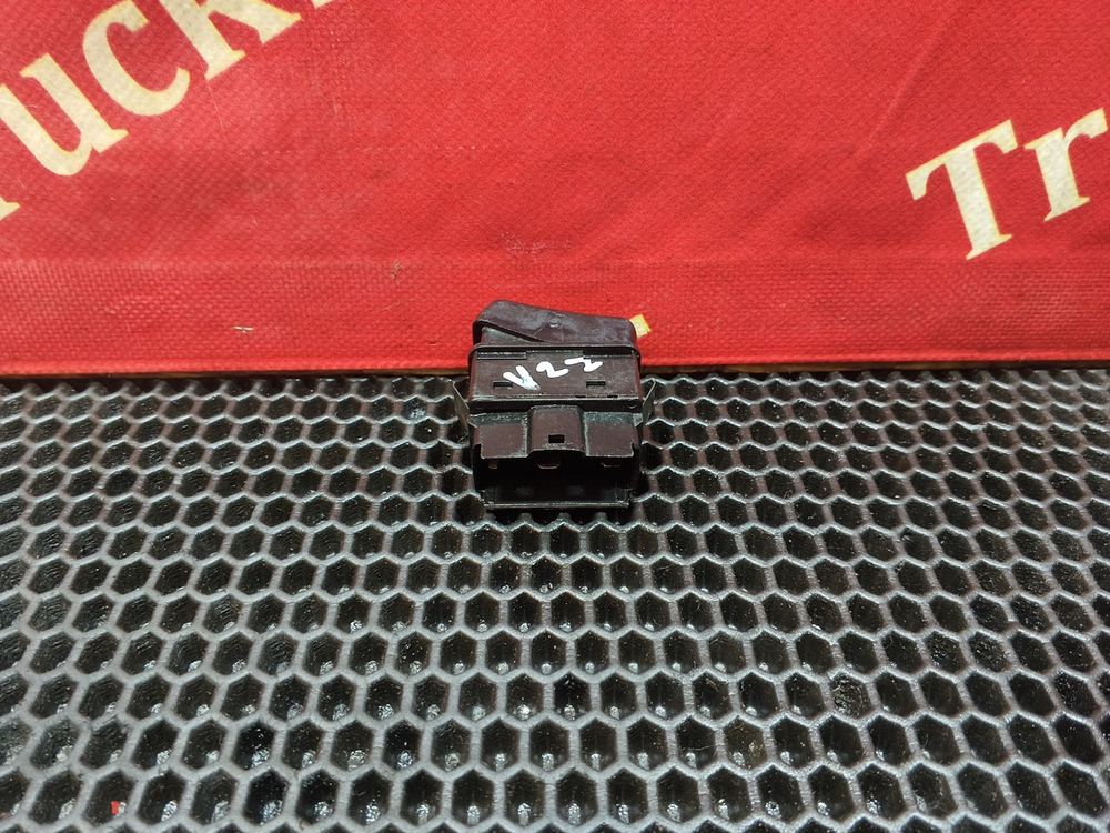 Кнопка рабочего света