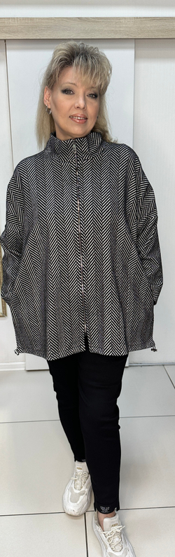 Теплый жакет на молнии с принтом "елочка"