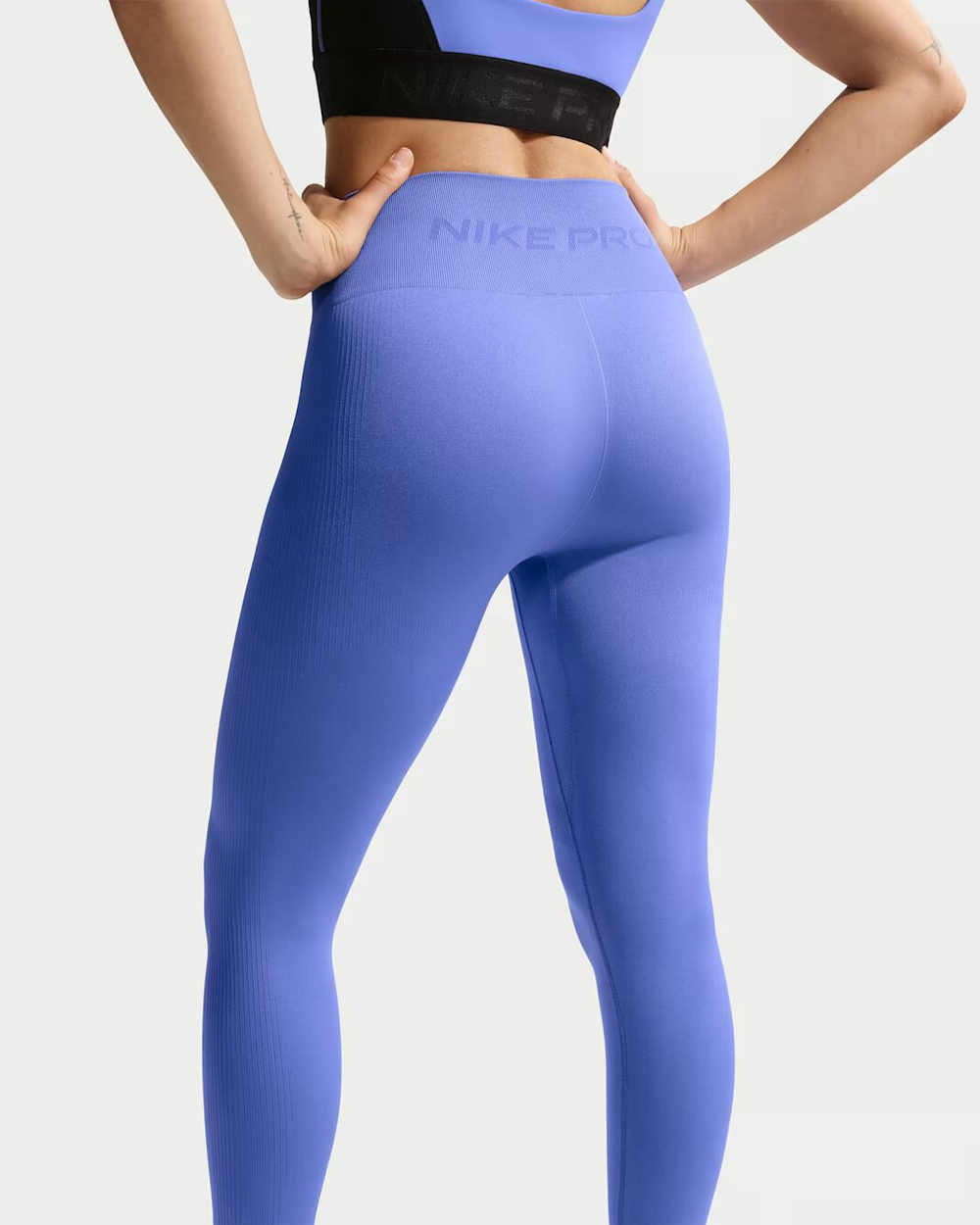 Nike Pro Seamless Женские леггинсы с высокой талией и длиной выше щиколотки - NIKE