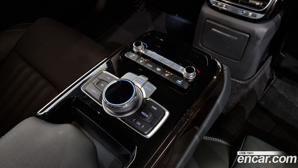Genesis G90 3.8 (04.2020)