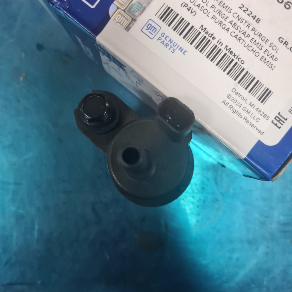 клапан вентиляции топливного бака Кобальт/Джентра (адсорбер)