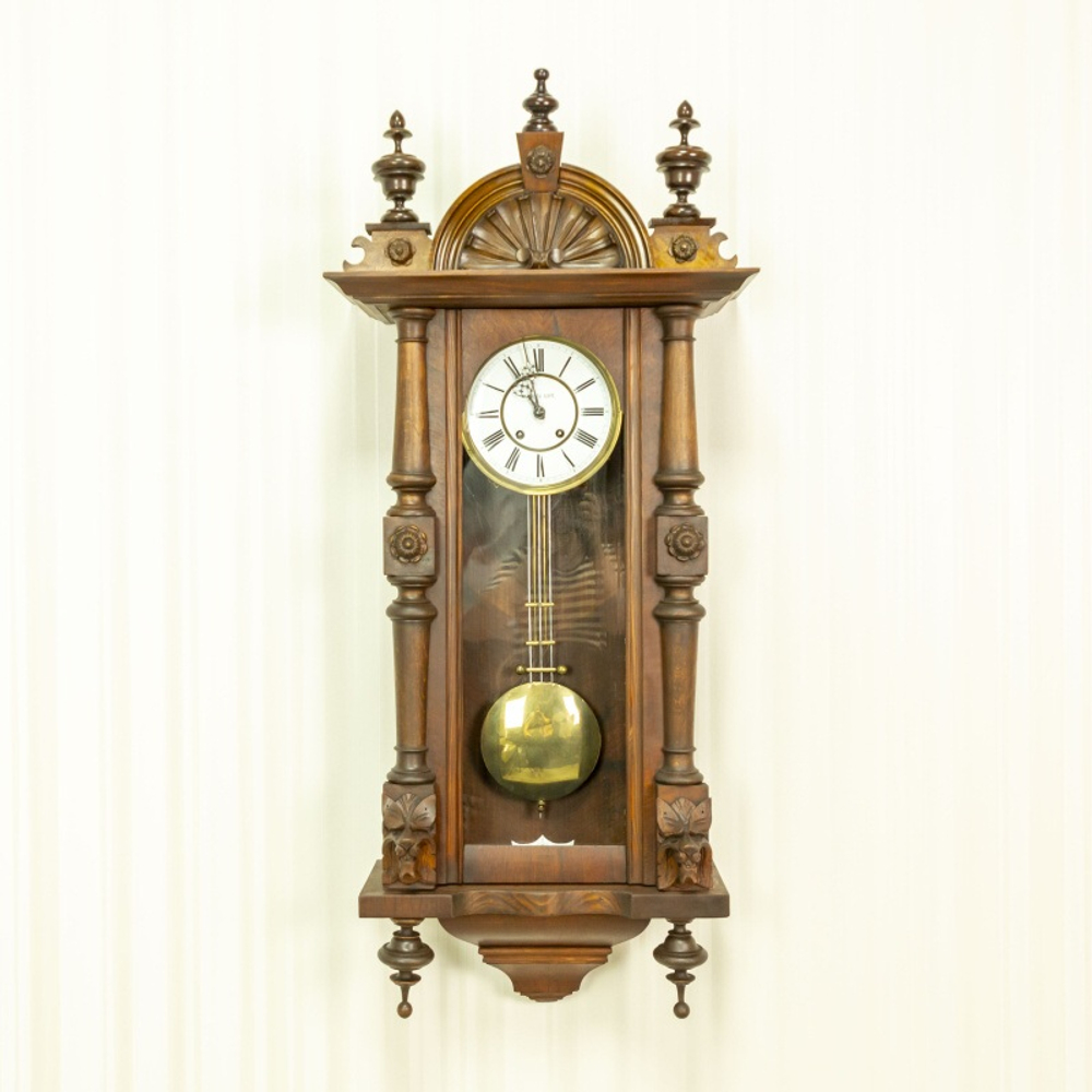 Настенные часы поставщика царского двора