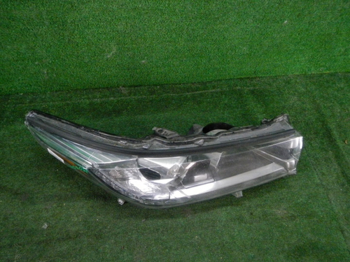 Фара правая Toyota Highlander 3 U50 (2016-2019) галоген