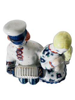 Фарфоровая статуэтка "Посиделки под гармонь" Киевский ЭКХЗ