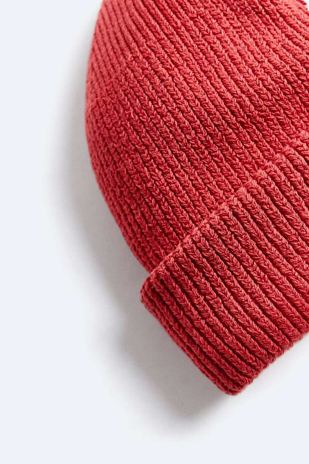 ZARA КОРОТКАЯ ШАПКА, КРАСНЫЙ