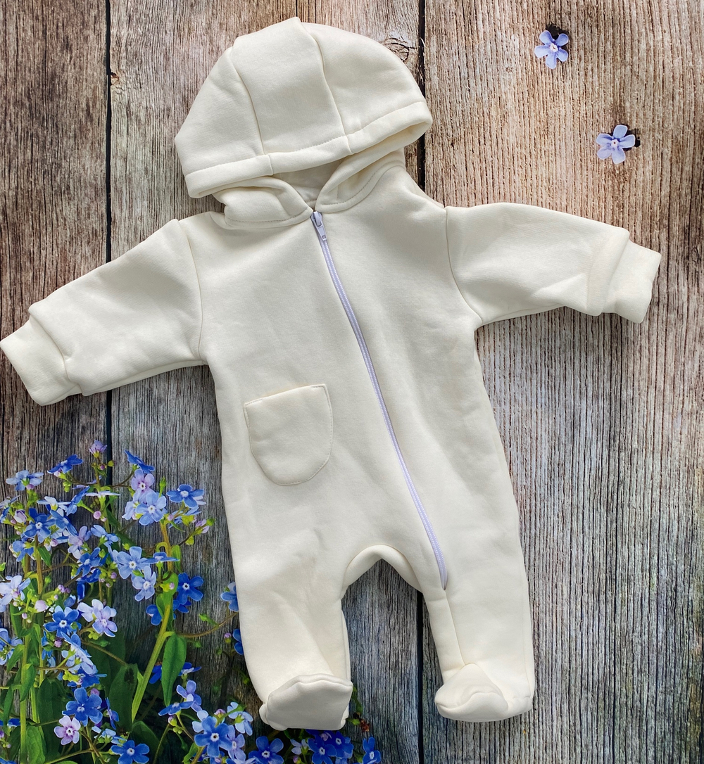 Комплект на выписку 4 предметов  (Одеяло утеплен., бант, комбинезон, нат. слип) (Цвет: Белый)