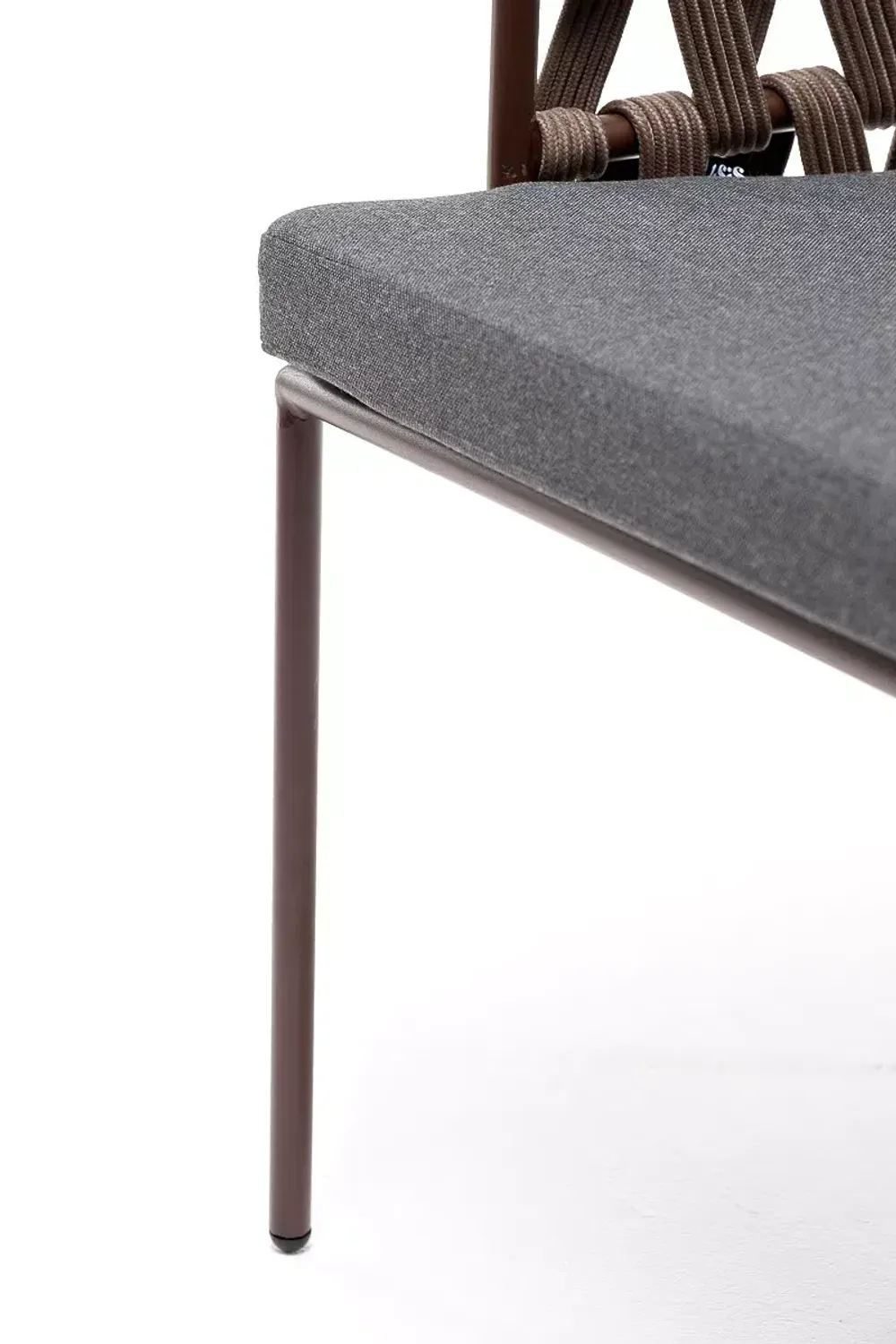 "Диего" стул плетеный из роупа, каркас из стали коричневый (RAL8016) муар, роуп коричневый круглый, ткань серая