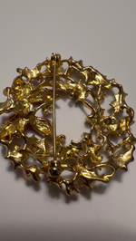 Новогодняя брошь веночек с бантом