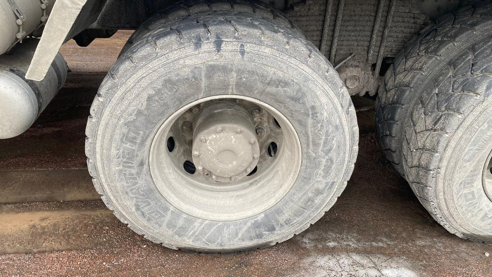 Shacman (Shaanxi) SX* 8x4 Автобетоносмеситель SX5318GJBDT326 (Дизельный, 11,6 л, 369 л.с., МТ)