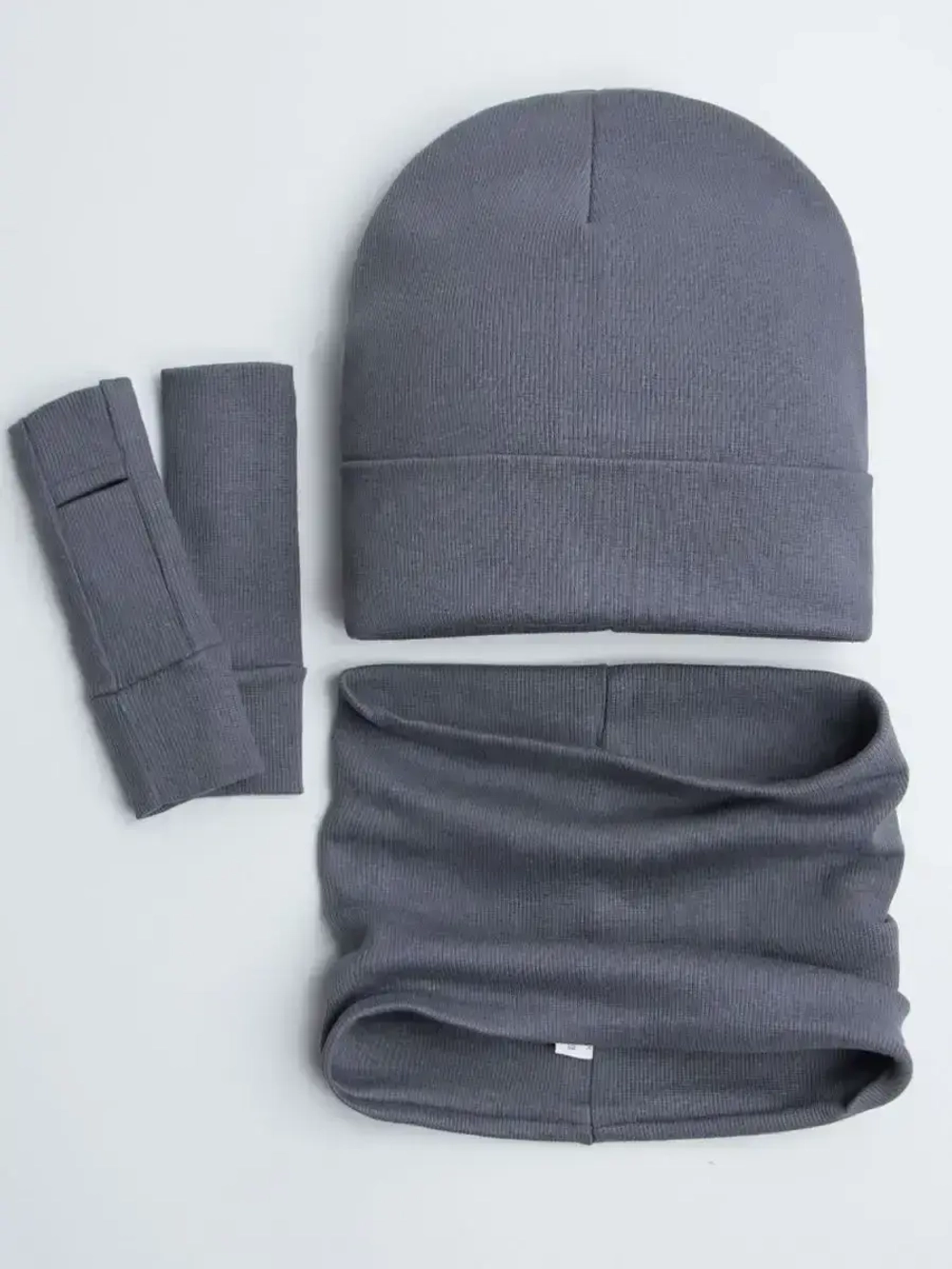 Шапка детская со снудом и митенками