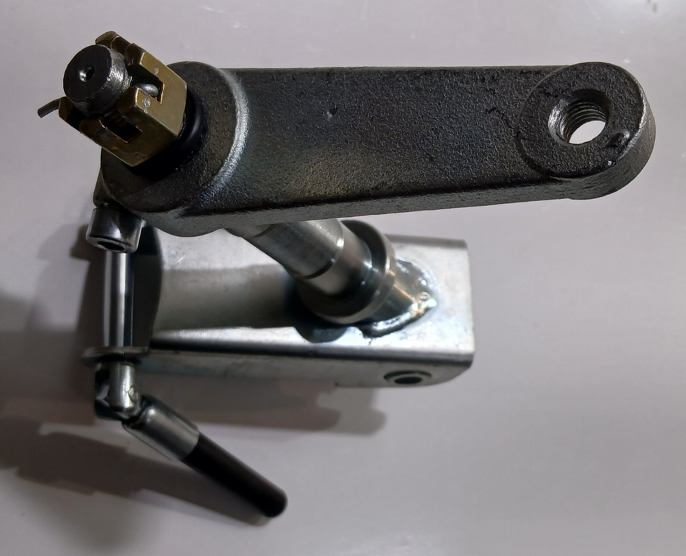 Кулак поворотный (комплект с рычагом тяги) для снегохода MotoLand SnowFox 200