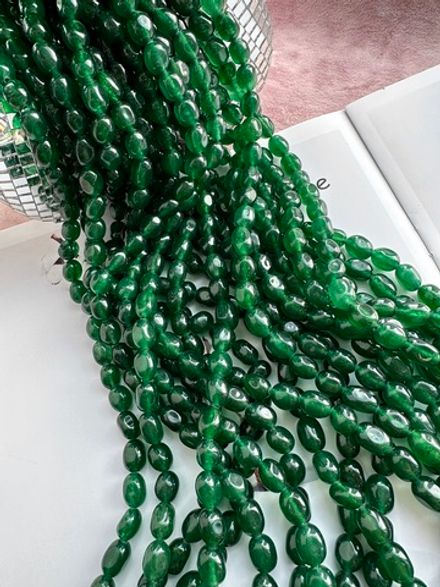 Нить бусин из тонированного кварца 8-9мм (галтовка)