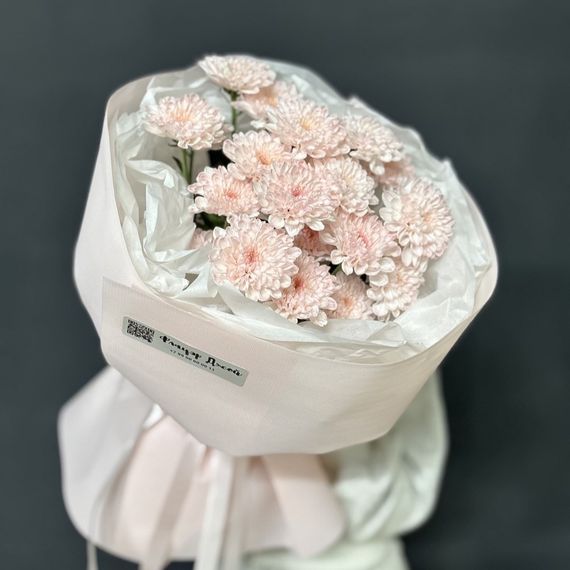 Монобукет из розовой хризантемы