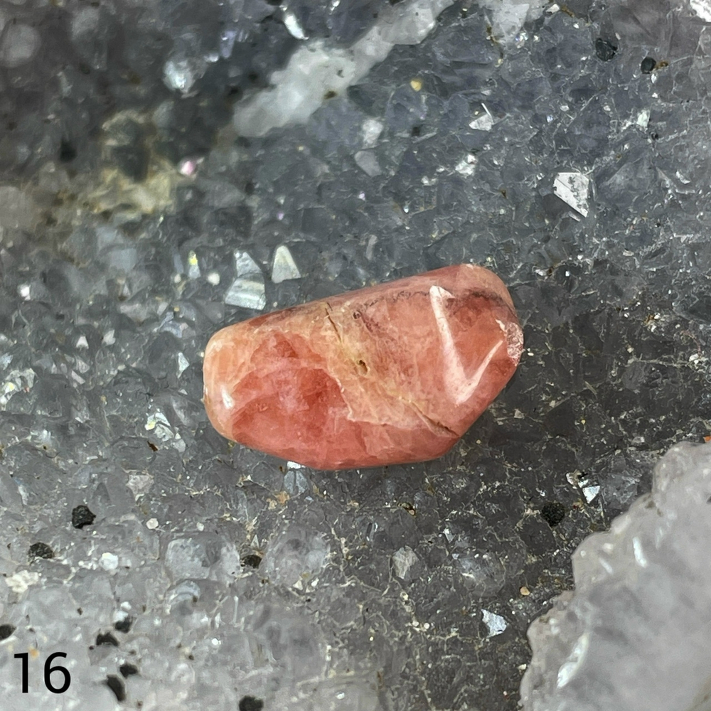 58395 Родохрозит Бусина галтовка 13-14,5 мм-15