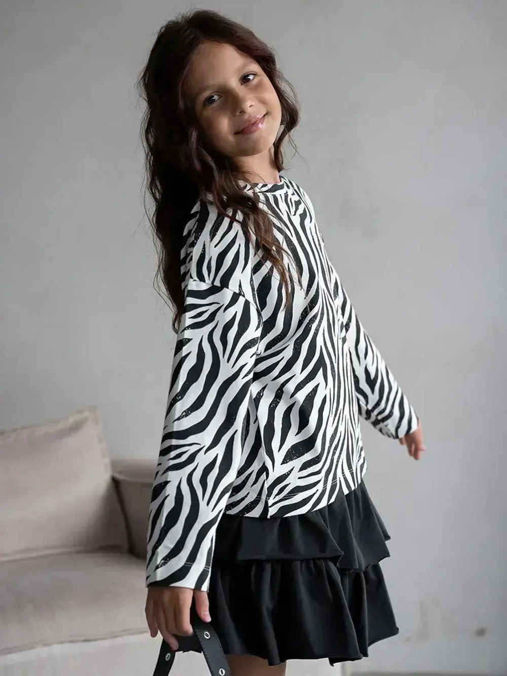 Летний костюм для девочки, лонгслив и юбка