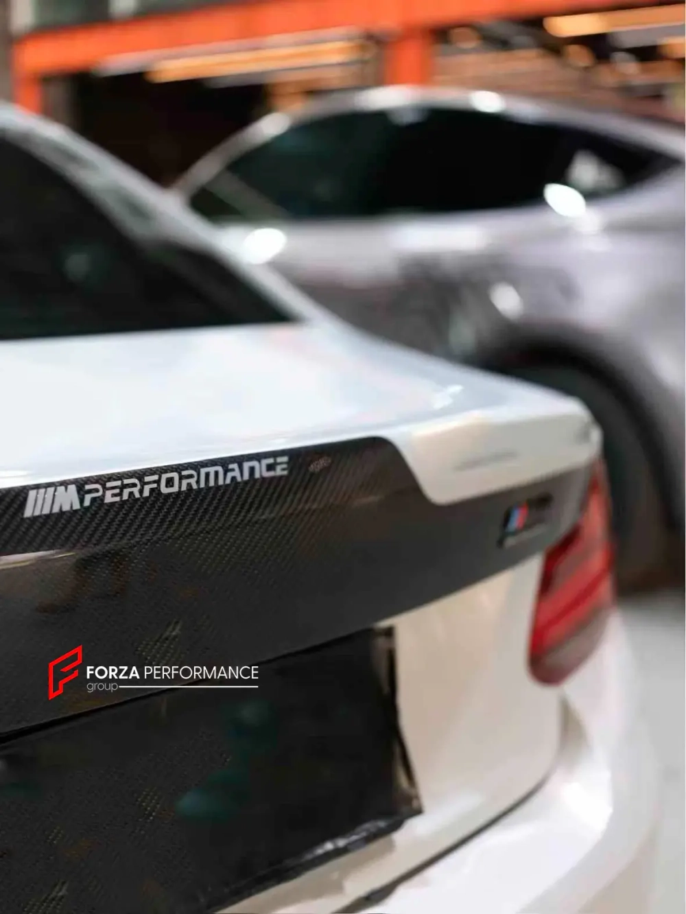 Карбоновая крышка багажника в М-стиле для BMW M2 F87 2016-2021 БМВ