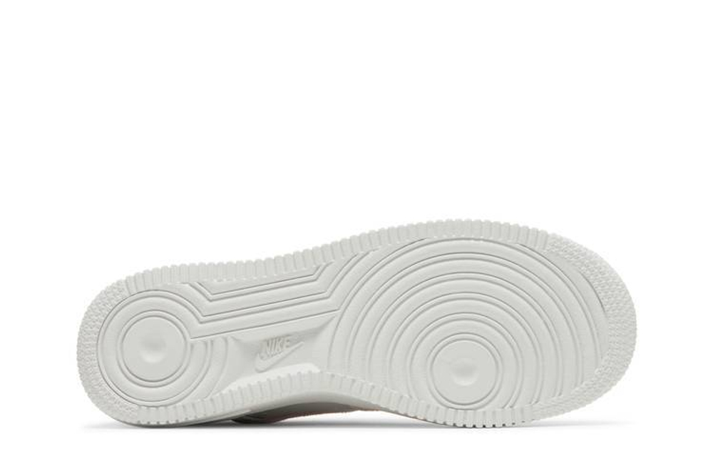 Кроссовки Nike Air Force 1 Low "Chenille Swoosh" (Женская размерная сетка)