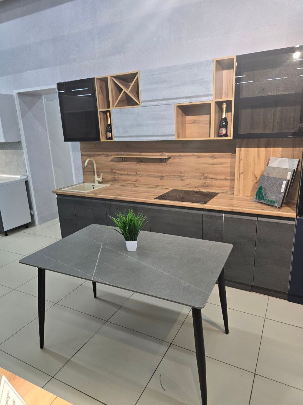 Стол обеденный из камня