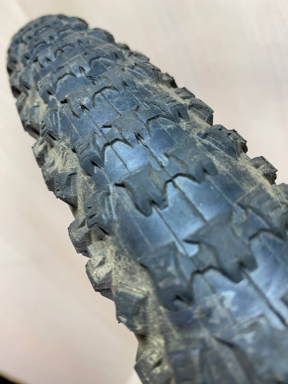 Покрышка для велосипеда Kenda Slant Six 27.5x2.10