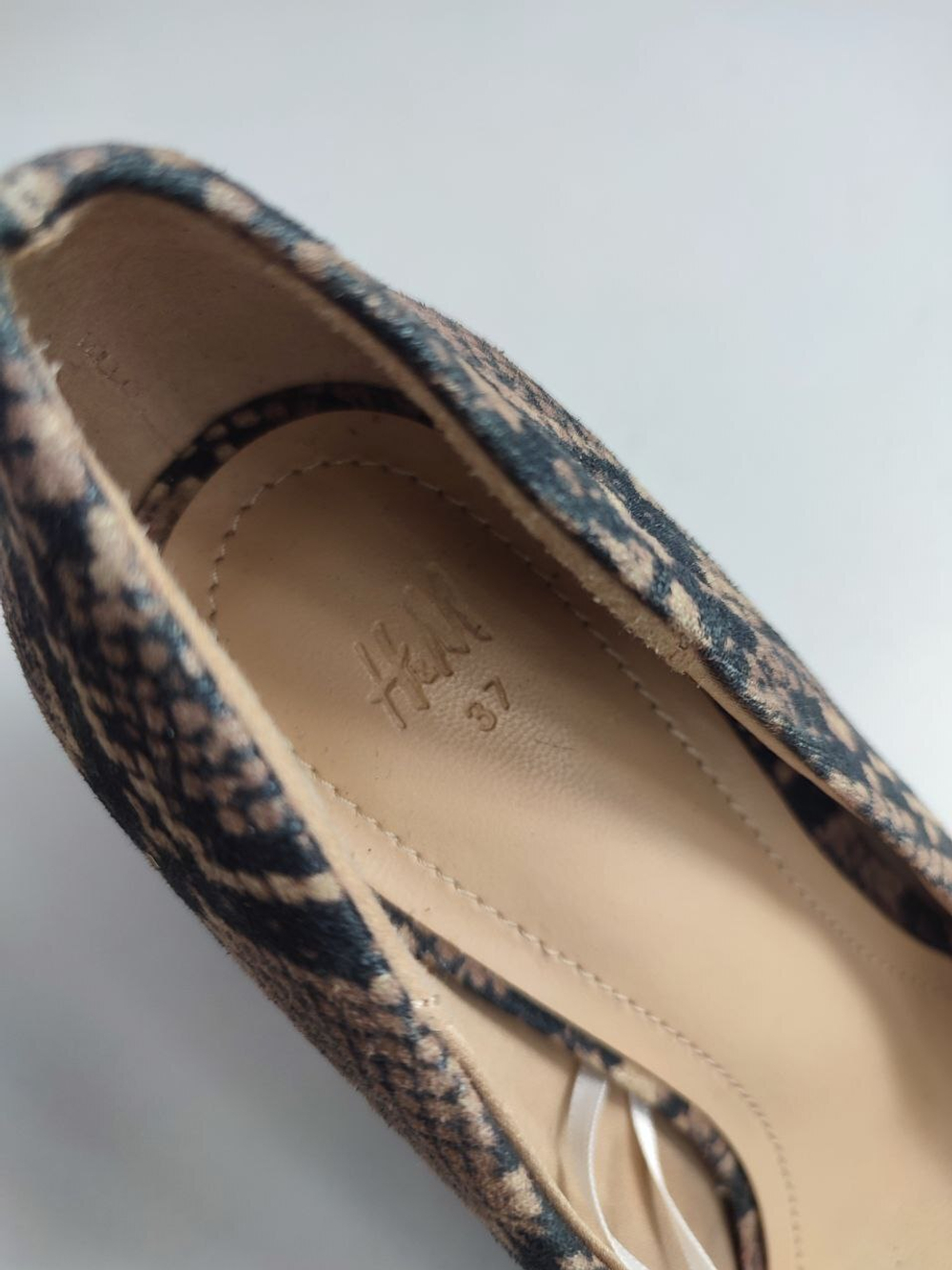 Туфли H&M с принтом 37 размер