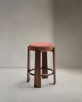 Granite Барный табурет из терракотового шенилла и массива ясеня в отделке орех 75 см