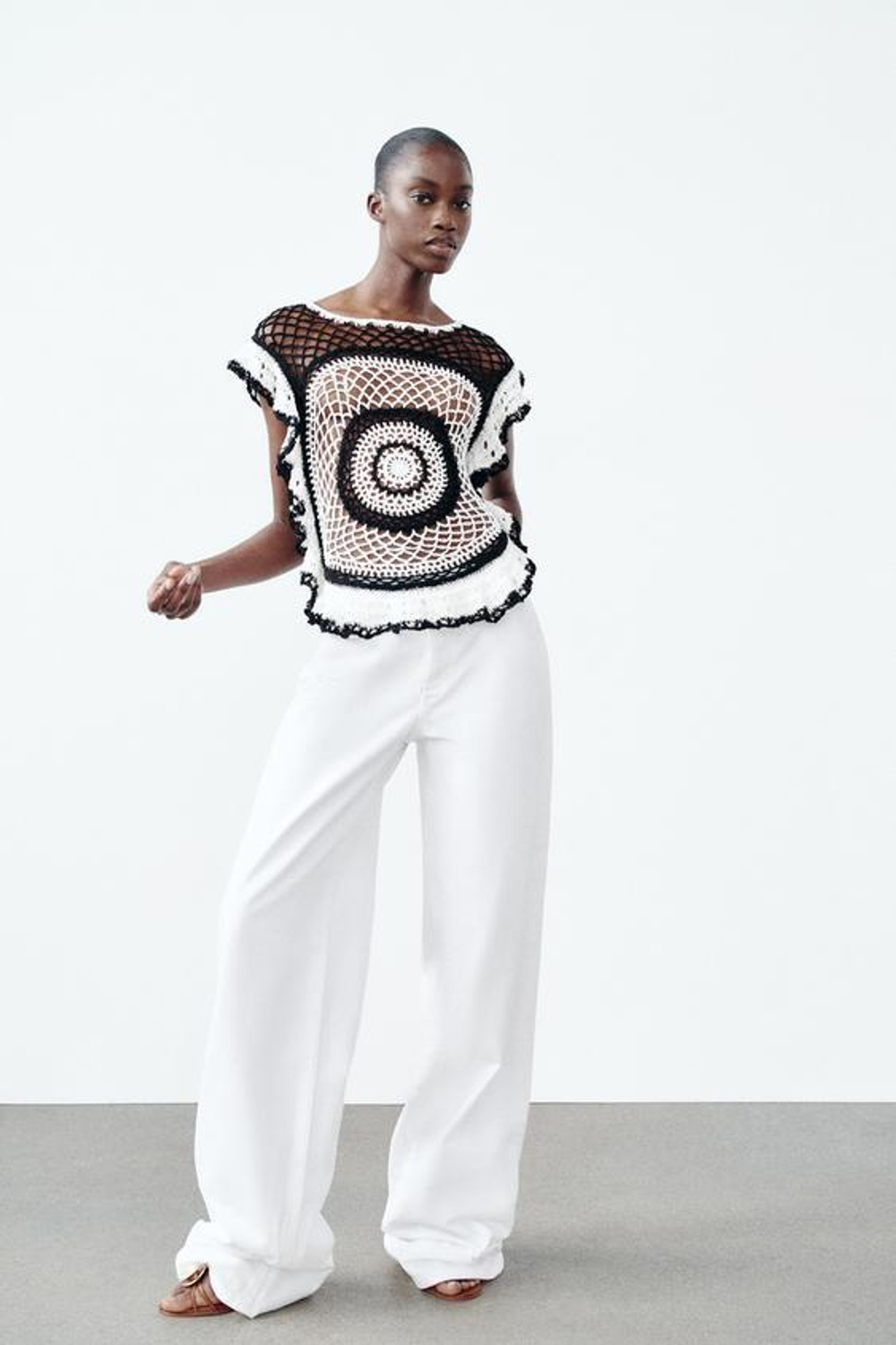 ZARA ТОП ИЗ КРУЖЕВА КРОШЕ С ВОЛАНАМИ, БЕЛЫЙ/ЧЕРНЫЙ