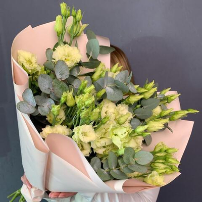 Букет "Шардоне duo" ( фисташковая эустома, эвкалипт)
