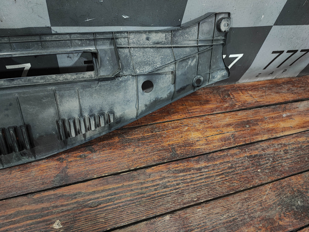 Накладка кожух замка капота Toyota Camry (XV70) 17-нв Б/У Оригинал 5329533130