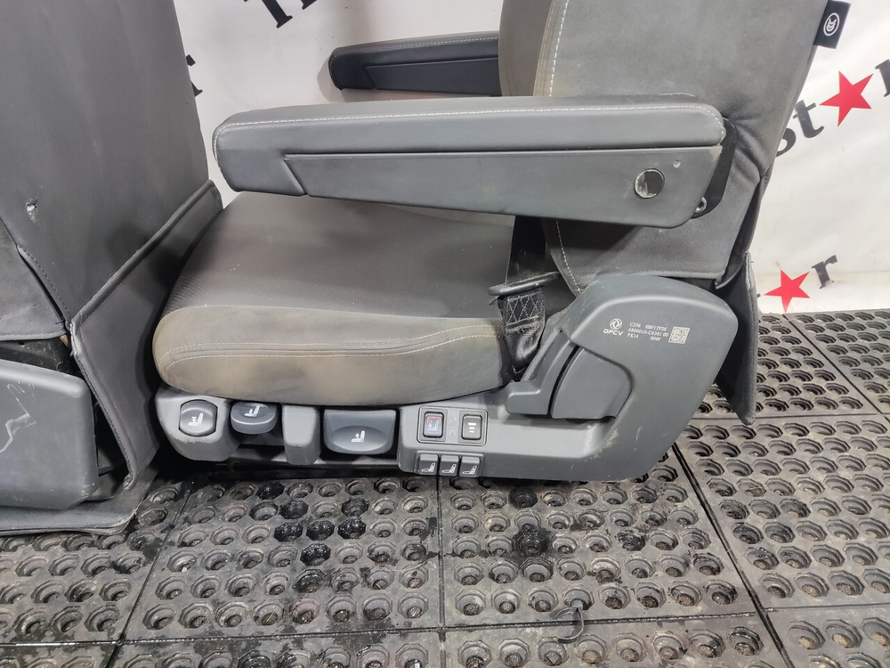 Комплект сидений пневматических 2023г