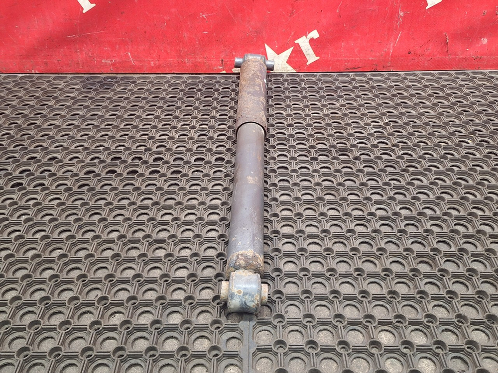 Амортизатор передний