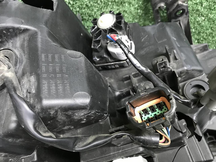 Битая Фара левая Infiniti QX80 (2017-2024) LED