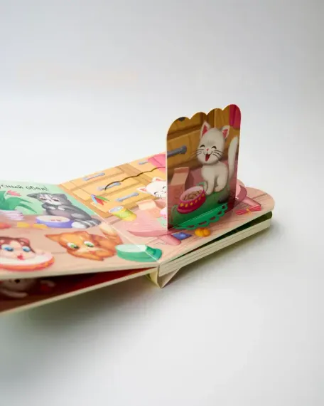 Книжка с окошками. Котята