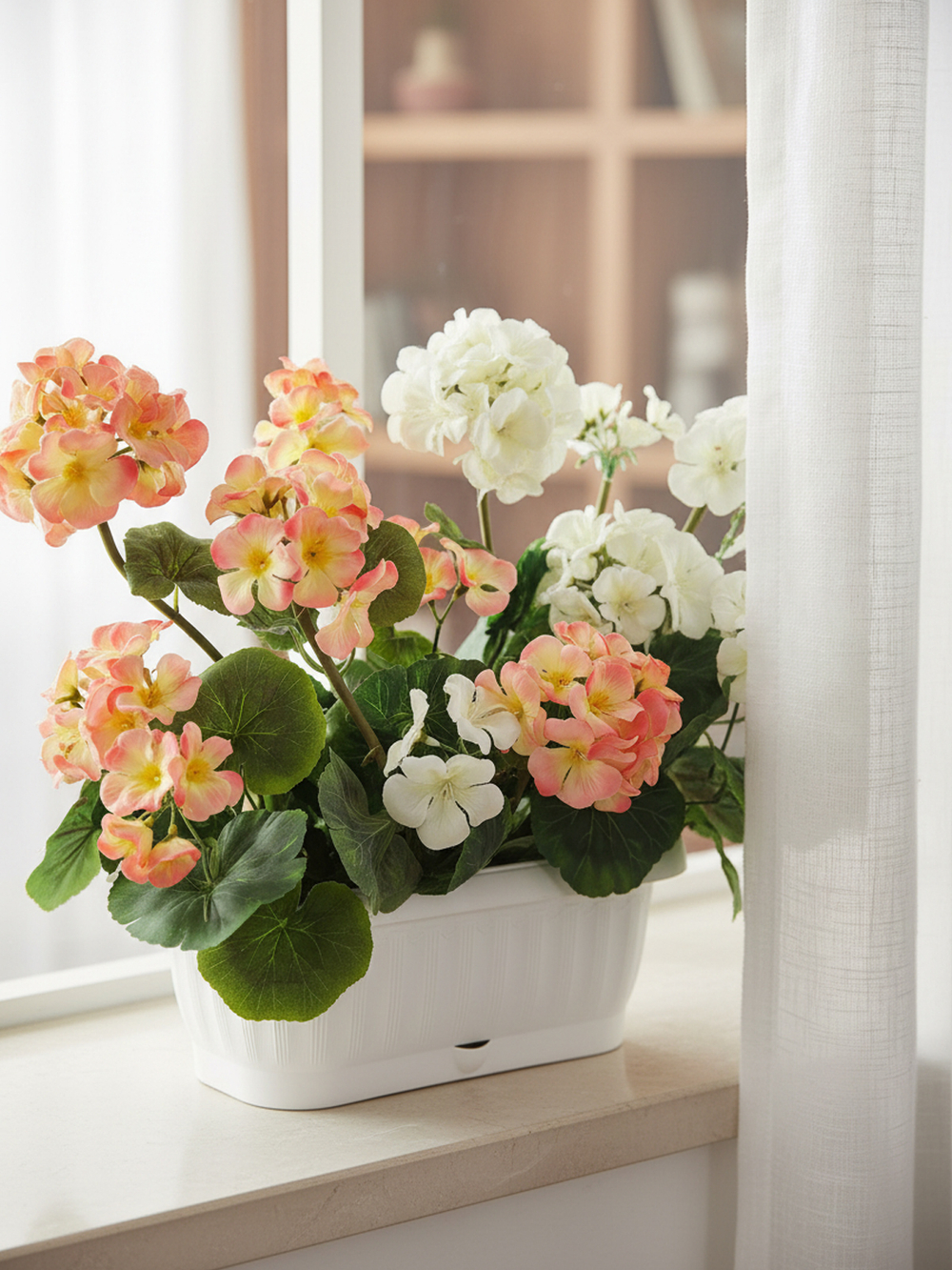 Искусственные цветы для балкона Герань персиково-белая 40см в балконном ящике